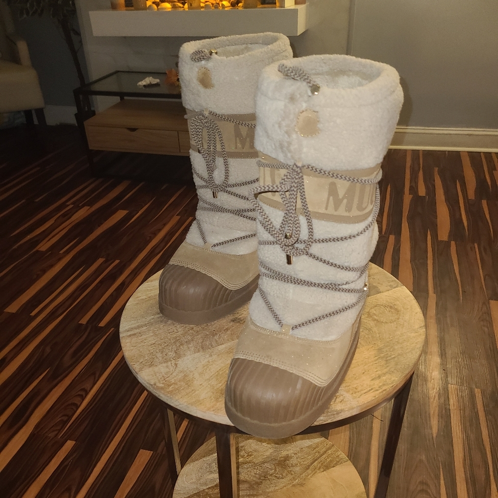 COPY - Moon Boots - Picture 7 of 8